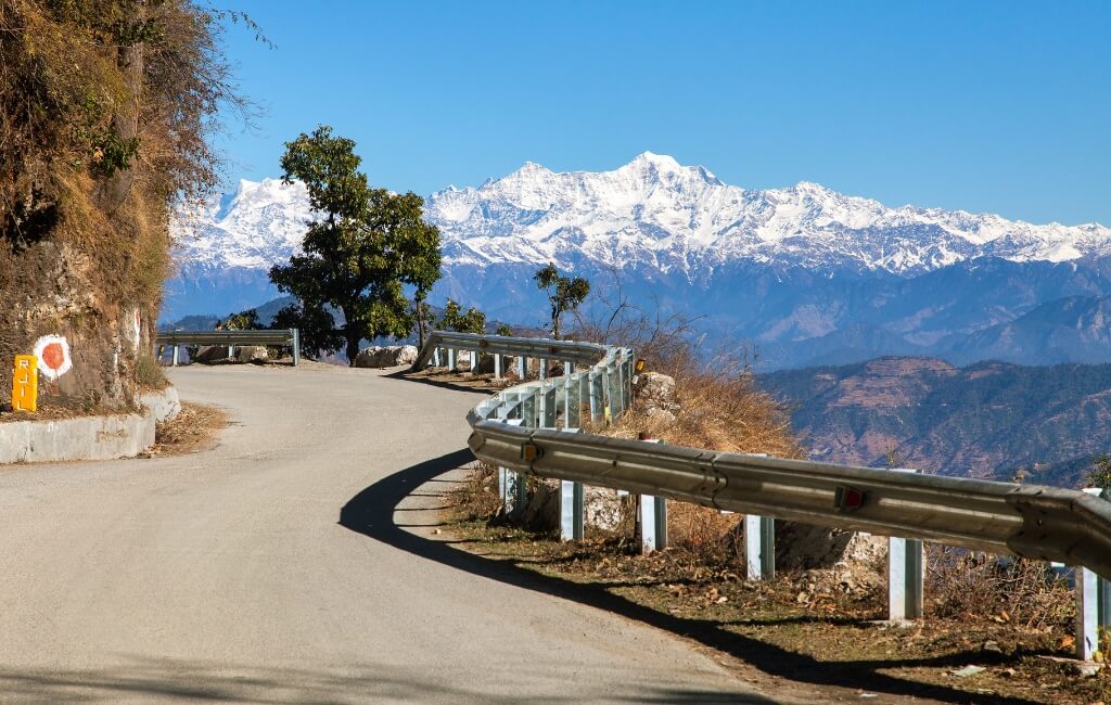 Mussoorie road with Himlayan views